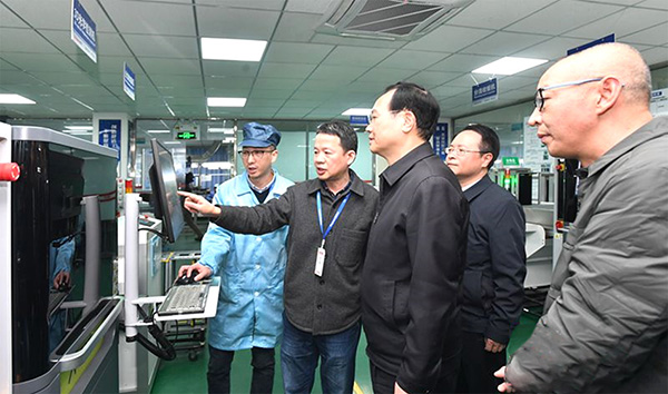福建省委常委、福州市委書記林寶金一行蒞臨睿能科技調(diào)研(圖2)